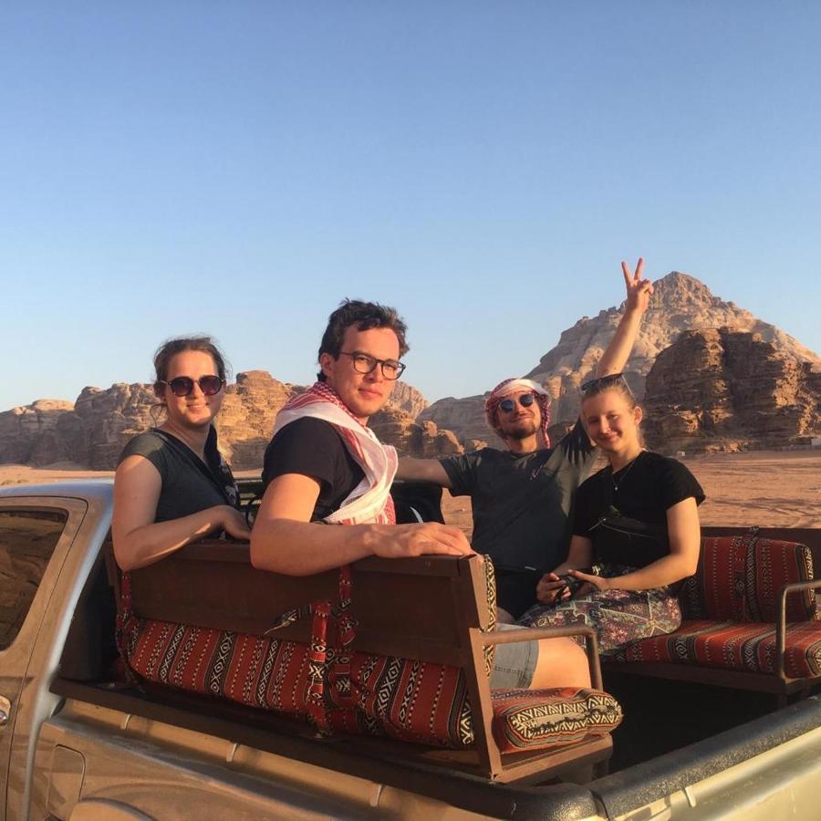Oryx Camp Hotel Wadi Rum Buitenkant foto