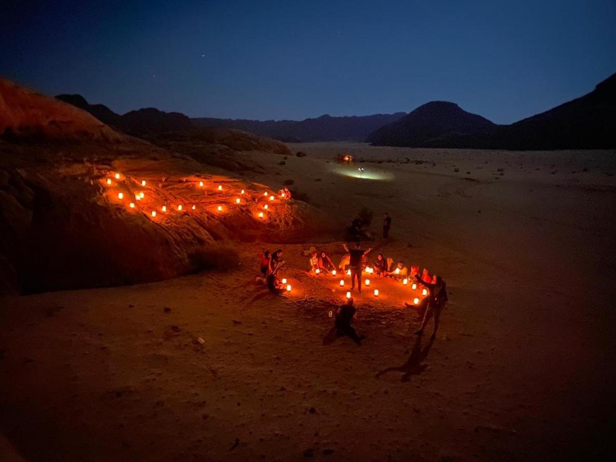 Oryx Camp Hotel Wadi Rum Buitenkant foto