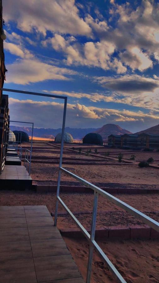 Oryx Camp Hotel Wadi Rum Buitenkant foto