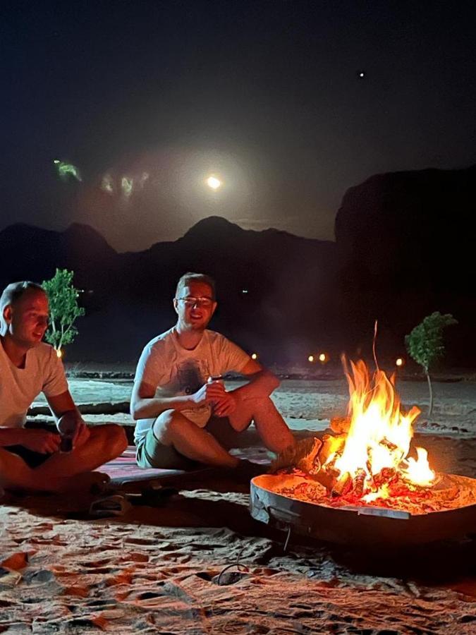 Oryx Camp Hotel Wadi Rum Buitenkant foto
