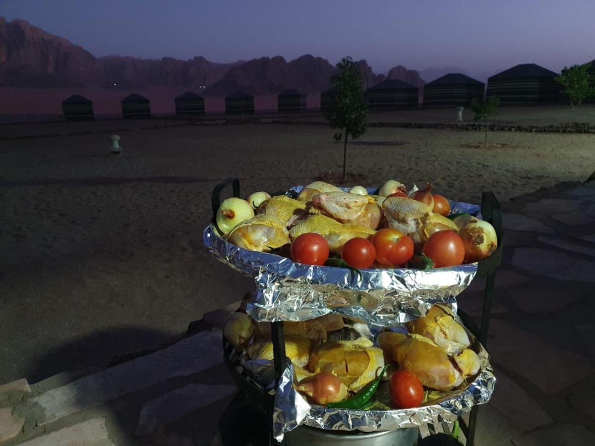 Oryx Camp Hotel Wadi Rum Buitenkant foto