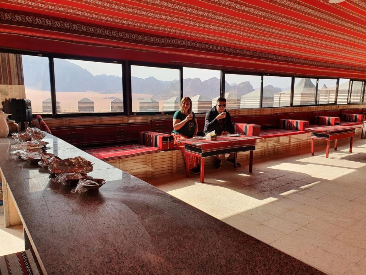 Oryx Camp Hotel Wadi Rum Buitenkant foto