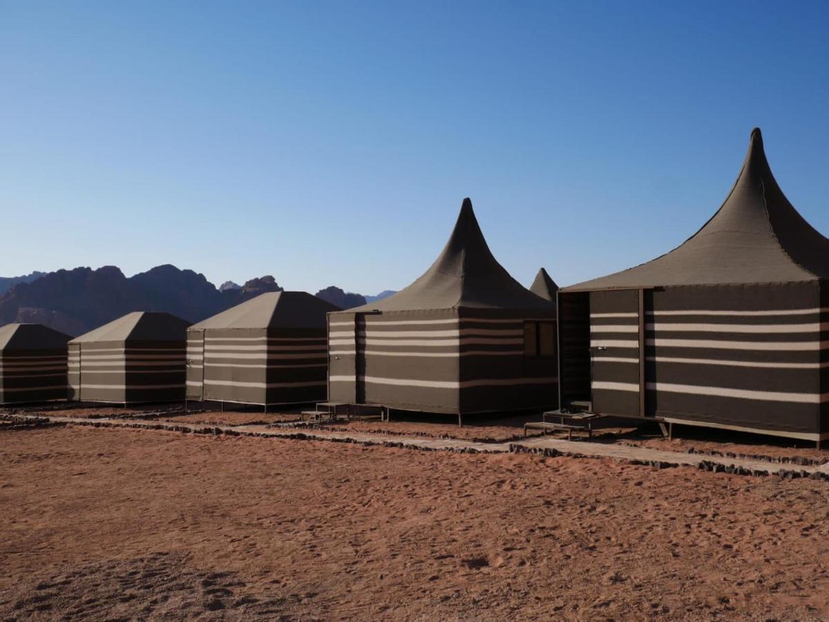 Oryx Camp Hotel Wadi Rum Buitenkant foto
